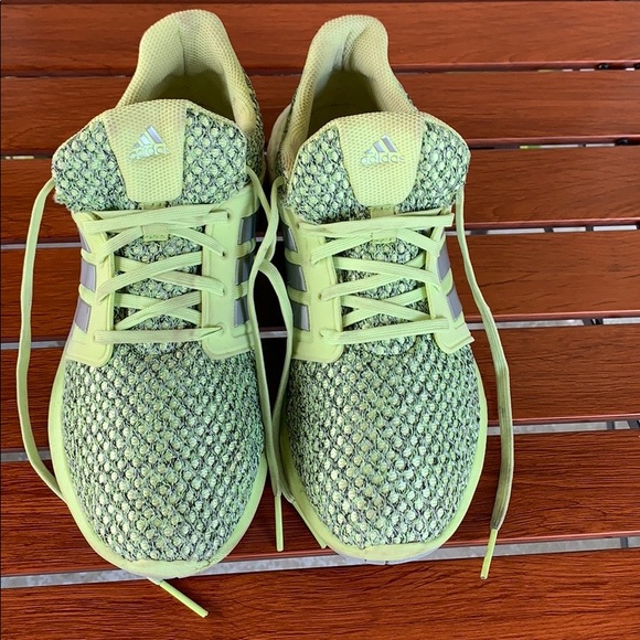 Adidas 3 stripes green woman's size 8 used. - Picture 5 of 13